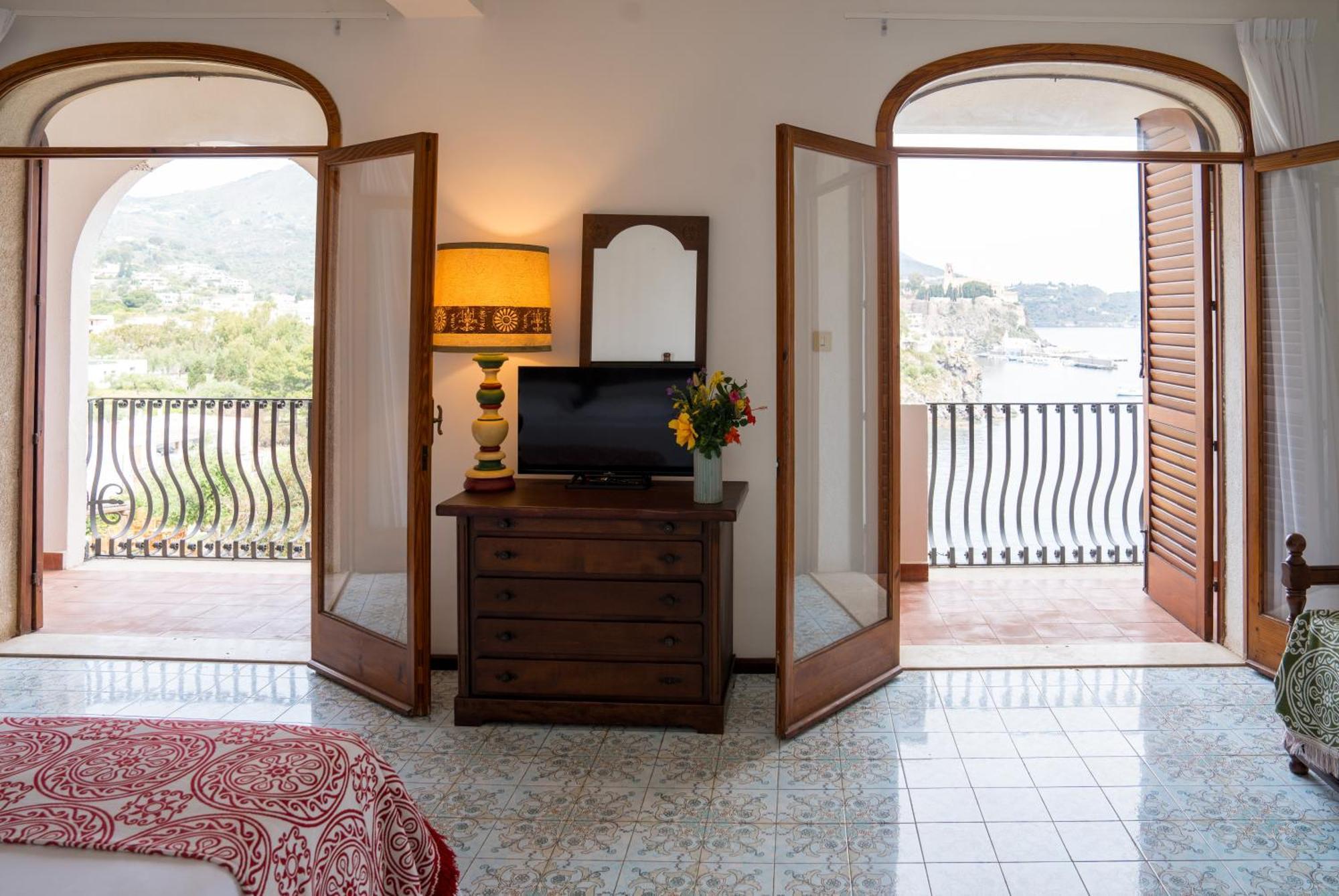 Junior Suite,1742670949:JPEG